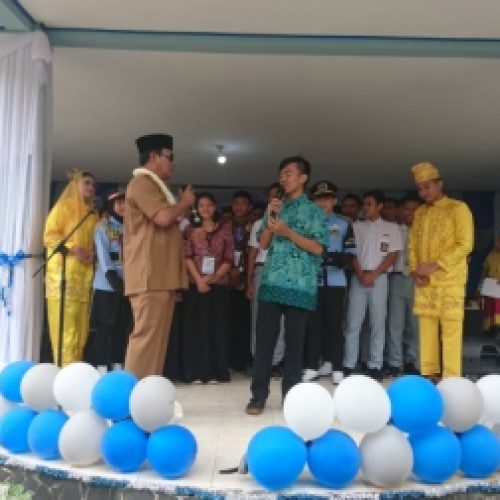 Paman Birin Menghangatkan suasana di HUT SMAGA ke-21
