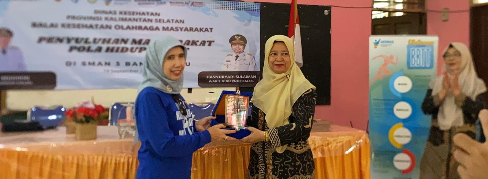 “Penyuluhan Pola Hidup Sehat” oleh Balai Kesehatan Olahraga Masyarakat (BKOM) – Dinas Kesehatan Provinsi Kalimantan Selatan melalui BKOM di SMAN 3 Banjarbaru