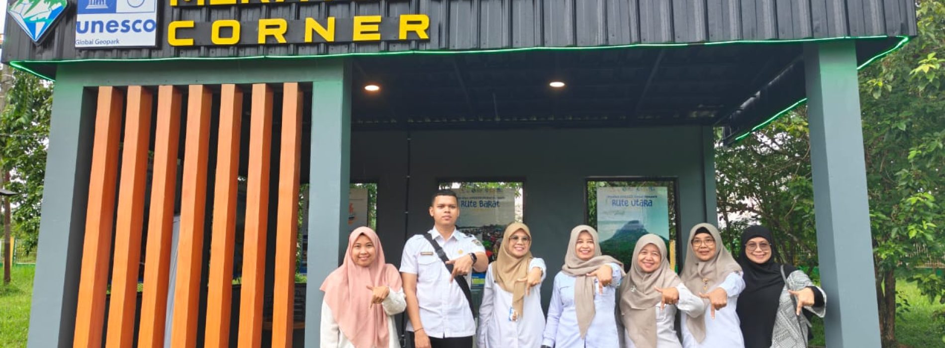 Serah Terima Geopark Meratus Corner di SMAN 3 Banjarbaru