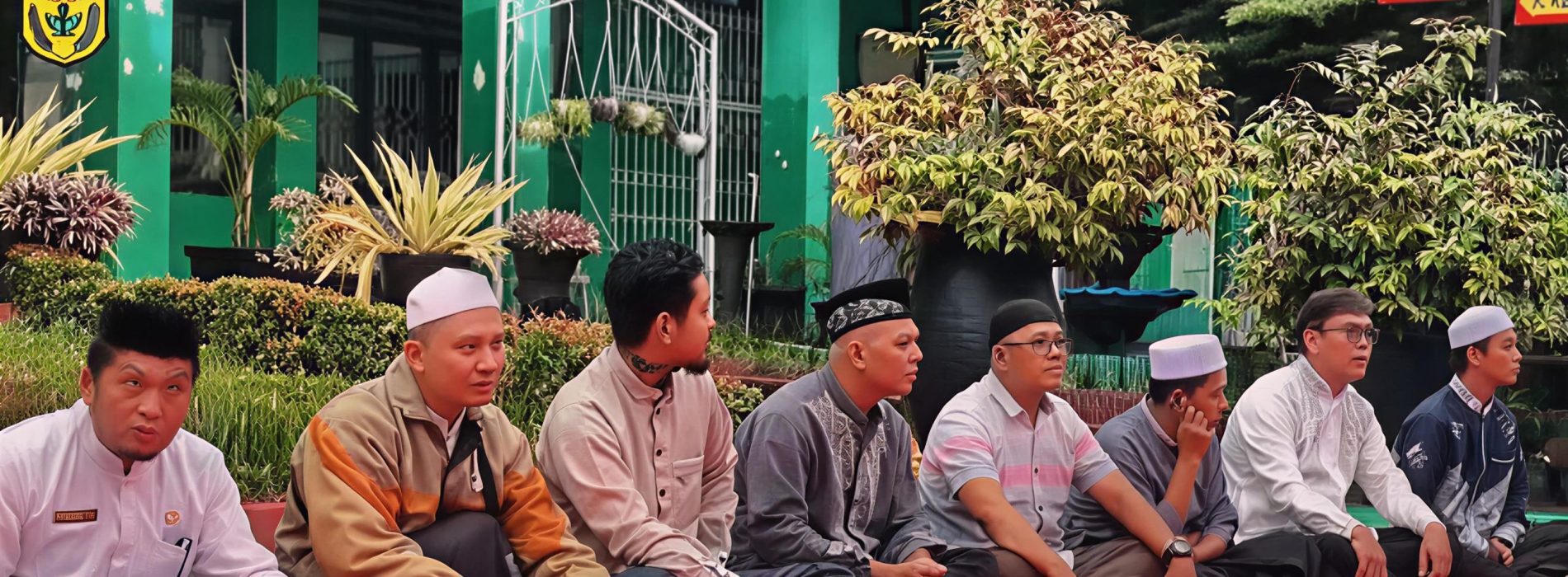 “Kebersamaan dalam Berkah Ramadan: Buka Puasa Bersama Keluarga Besar SMA Negeri 3 Banjarbaru”